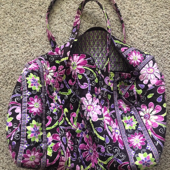 Vera Bradley Travel Duffle Bag! - Picture 3 of 3